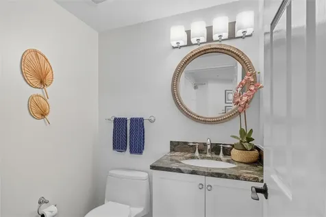 8866 N Sea Oaks Way Vero Beach FL 32963