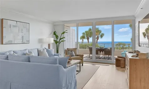 8866 N Sea Oaks Way Vero Beach FL 32963