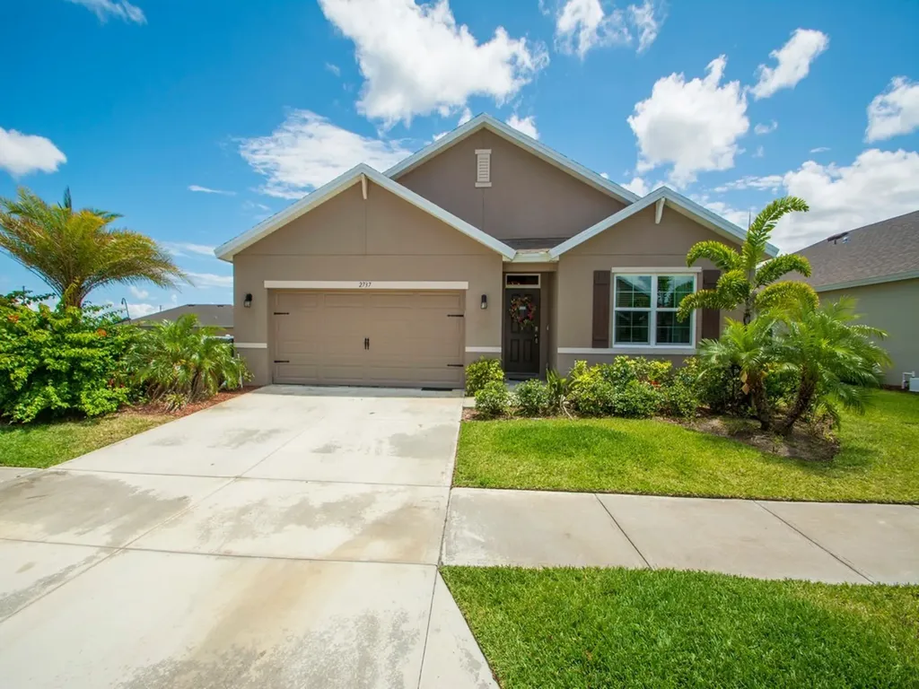 2737 Granville Manor SW Vero Beach FL 32968