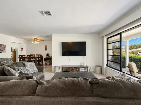 1615 36th Avenue Vero Beach FL 32960