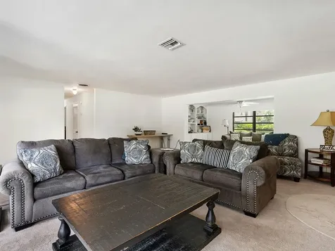 1615 36th Avenue Vero Beach FL 32960