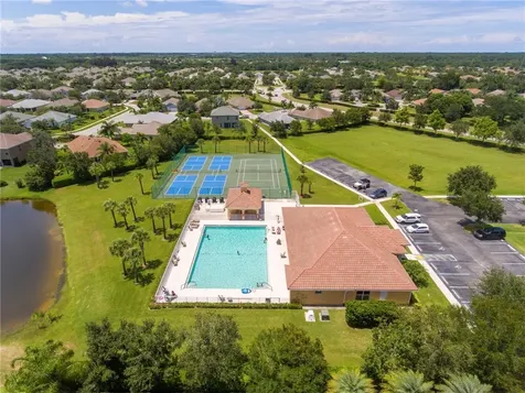 441 N Tangerine Square SW Vero Beach FL 32968