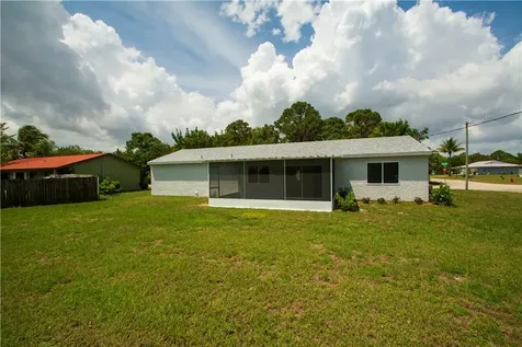 1946 8th Avenue SW Vero Beach FL 32962