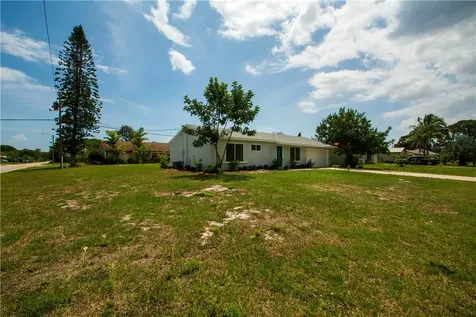 1946 8th Avenue SW Vero Beach FL 32962