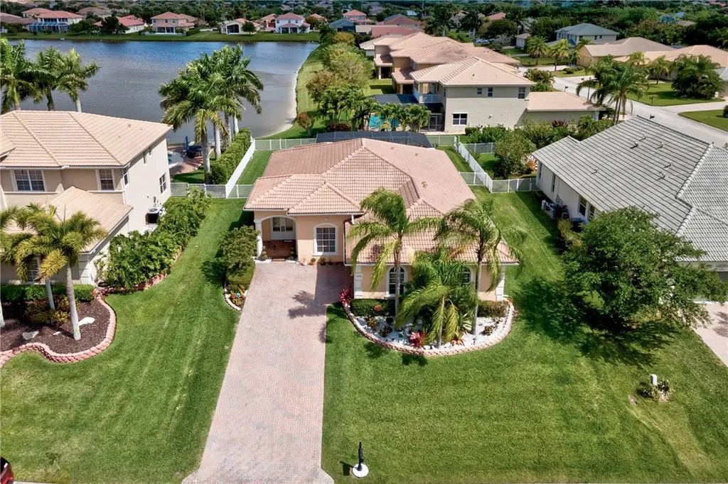 5060 Topaz Lane SW Vero Beach FL 32968
