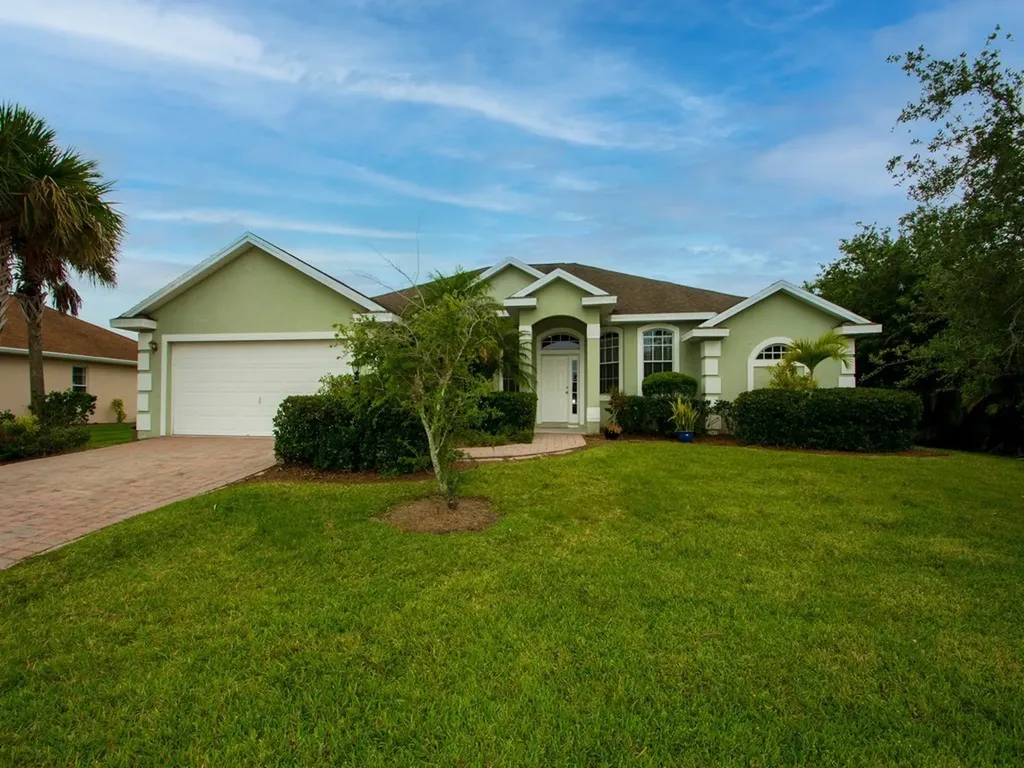 5625 Riverboat Circle SW Vero Beach FL 32968