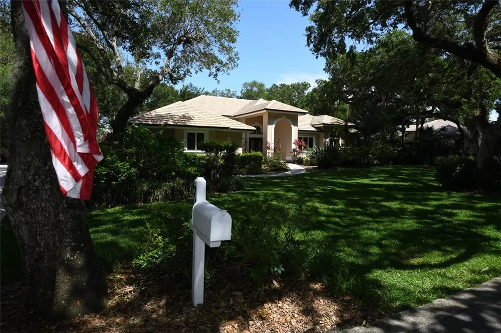 71 La Costa Court Vero Beach FL 32963