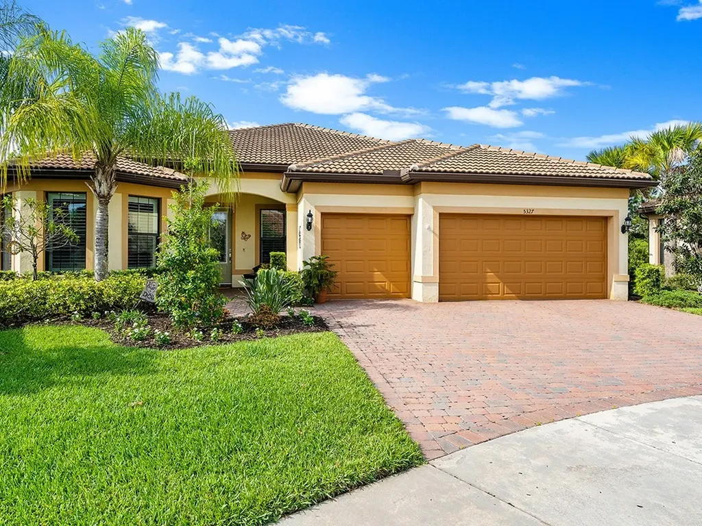 5327 Antigua Circle Vero Beach FL 32967