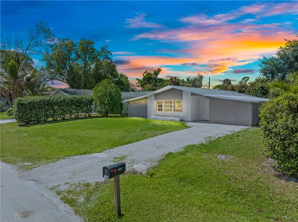 1071 35th Avenue Vero Beach FL 32960