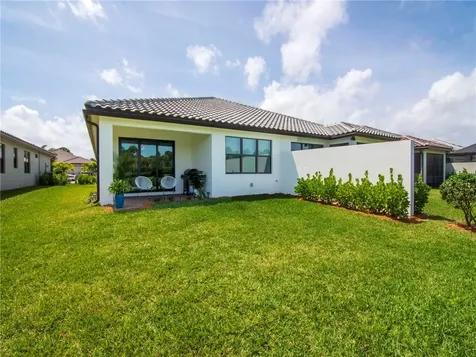5215 Unity Square Vero Beach FL 32967
