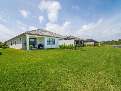 5215 Unity Square Vero Beach FL 32967