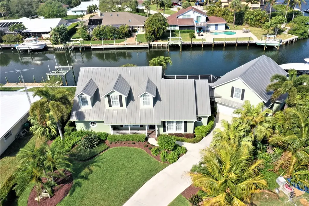 129 Queen Catherina Court Hutchinson Island FL 34949