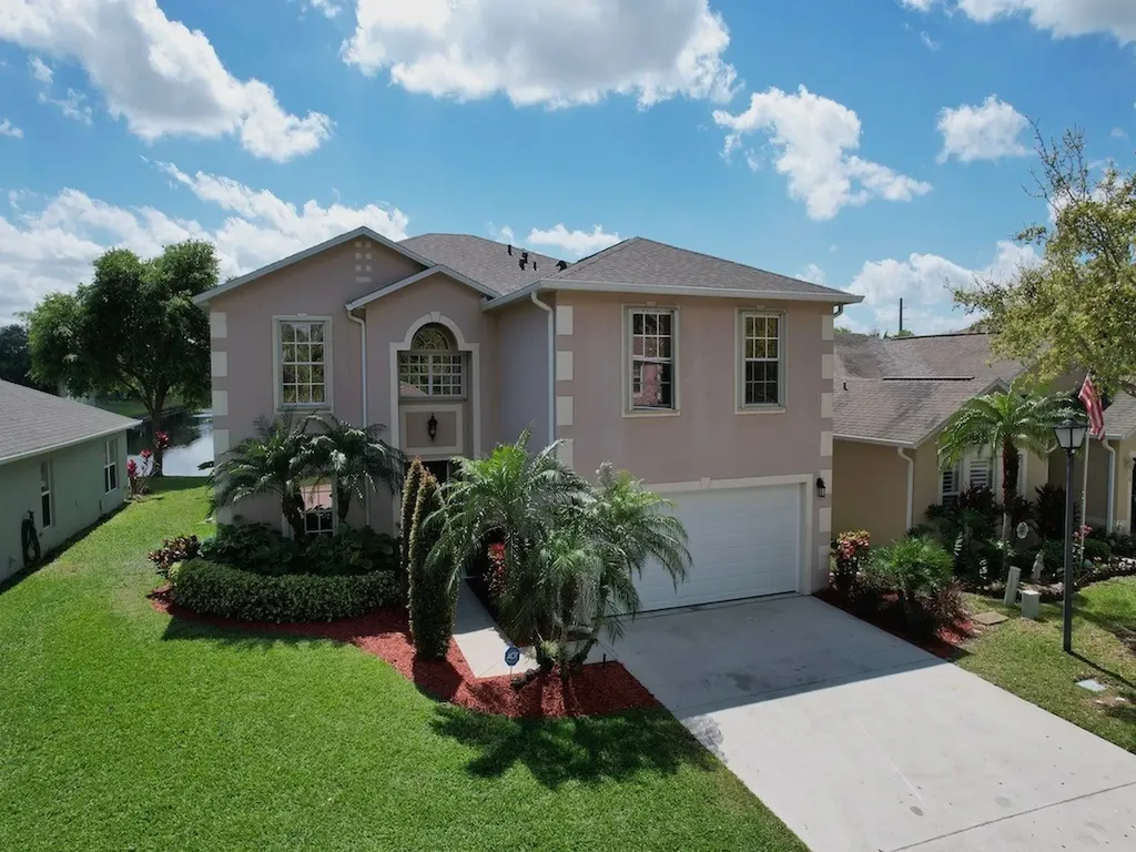 2520 12th Square SW Vero Beach FL 32968