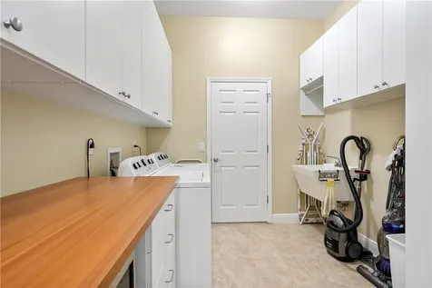 1280 S Village Square Vero Beach FL 32966