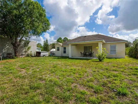8015 104th Court Vero Beach FL 32967