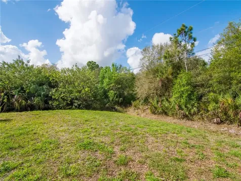 8015 104th Court Vero Beach FL 32967