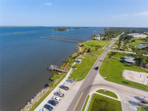 8015 104th Court Vero Beach FL 32967