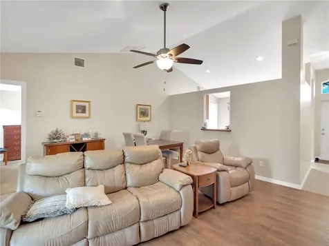 8015 104th Court Vero Beach FL 32967