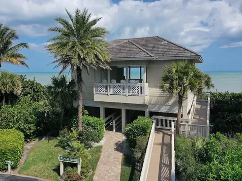 690 N Tomahawk Trail Indian River Shores FL 32963