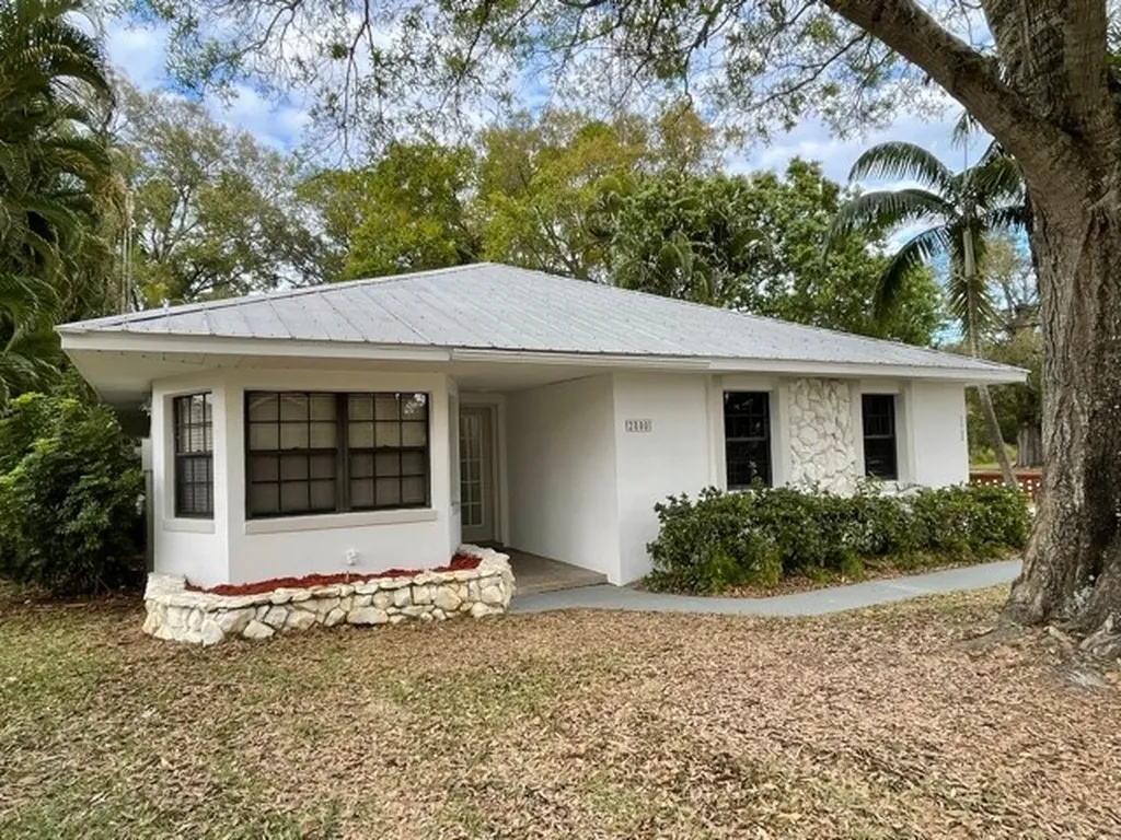 2800 21st Place Vero Beach FL 32960