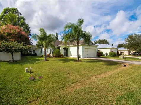 4725 50th Avenue Vero Beach FL 32967