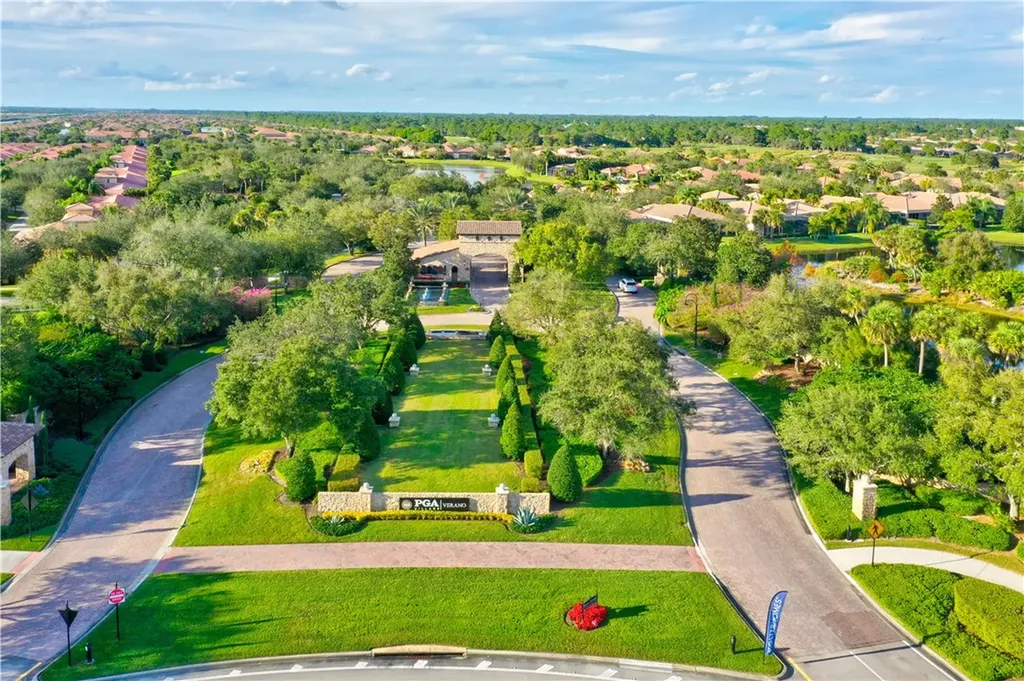 19034 SW Positano Way Port St. Lucie FL 34986