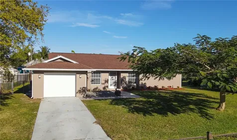 531 SE Sunnybrook Terrace Port St. Lucie FL 34983