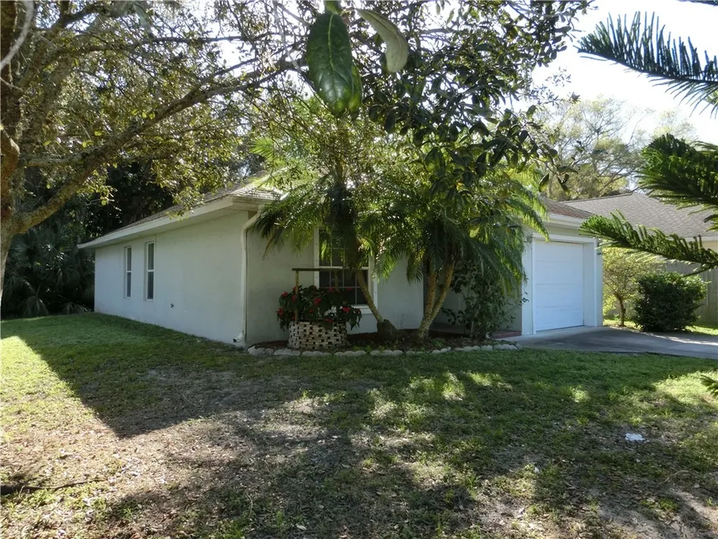 4601 1st Street Vero Beach FL 32968