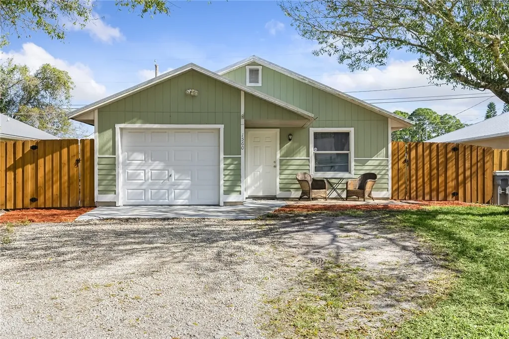 1560 20th Court SW Vero Beach FL 32962