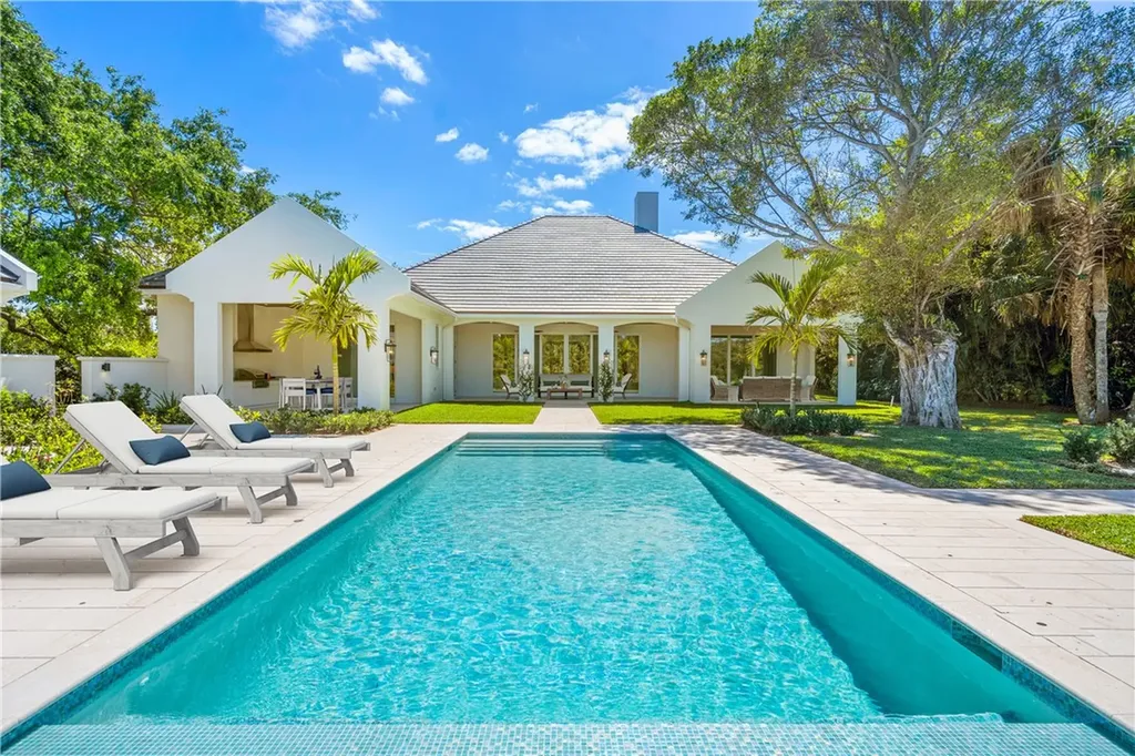 785 Lake Drive Vero Beach FL 32963