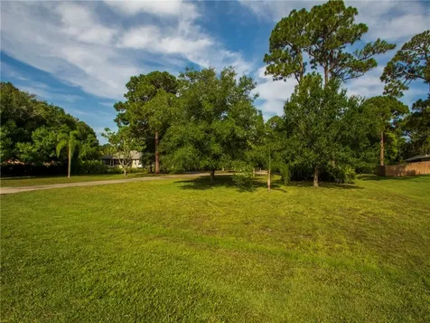 6635 52nd Avenue Vero Beach FL 32967