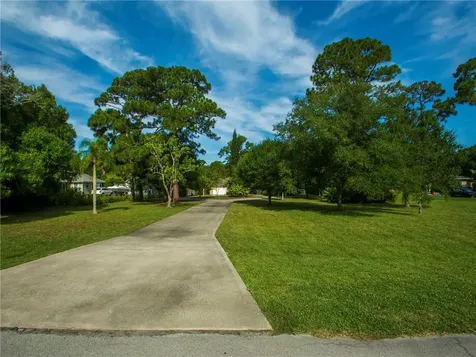 6635 52nd Avenue Vero Beach FL 32967