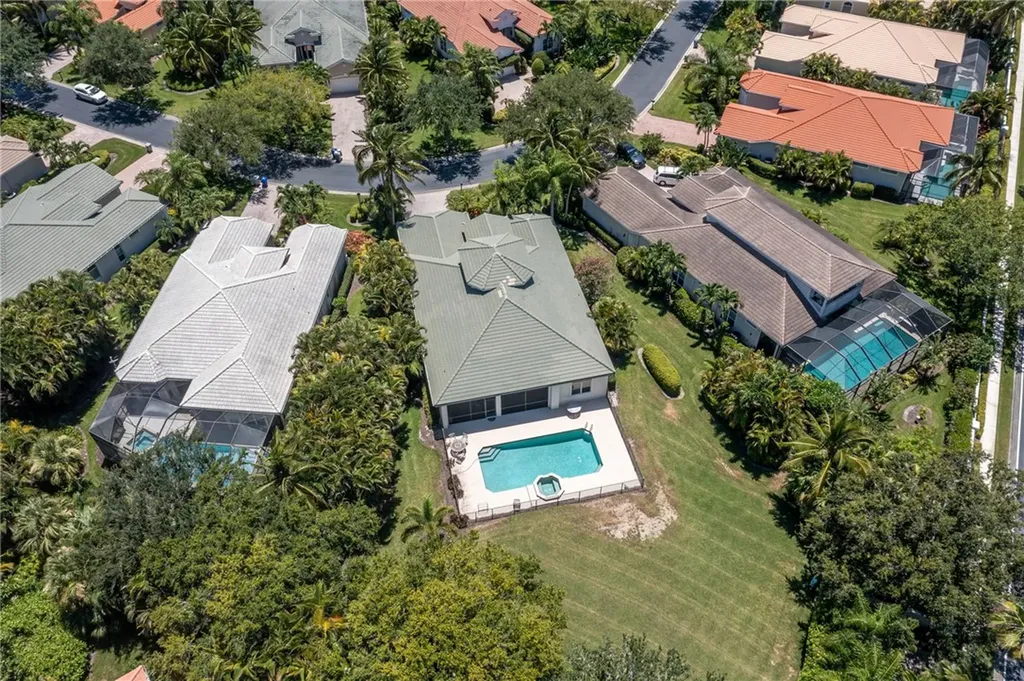 1425 W Island Club Square Vero Beach FL 32963