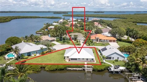122 Queen Frederika Court Hutchinson Island FL 34949