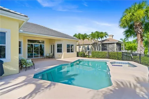 7614 S Village Square Vero Beach FL 32966