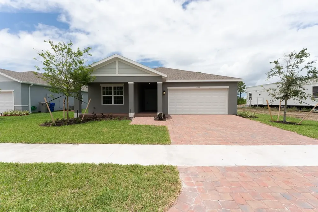 4200 Keeson Circle Vero Beach FL 32967