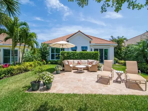 2126 Falls Circle Vero Beach FL 32967