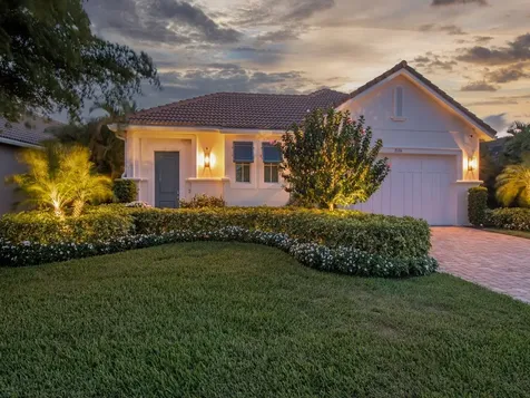 2126 Falls Circle Vero Beach FL 32967