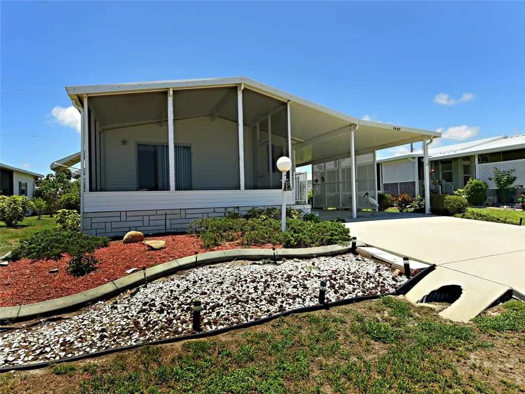 5487 Bannock Street Micco FL 32976