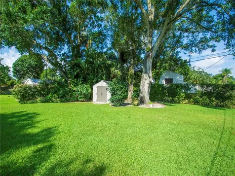 2095 53rd Avenue Vero Beach FL 32966