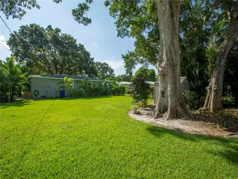 2095 53rd Avenue Vero Beach FL 32966