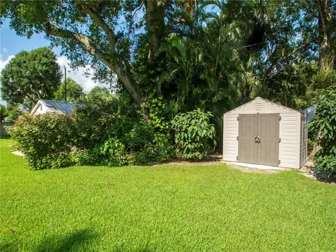 2095 53rd Avenue Vero Beach FL 32966