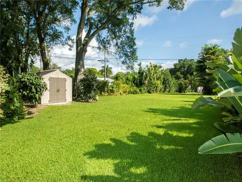 2095 53rd Avenue Vero Beach FL 32966