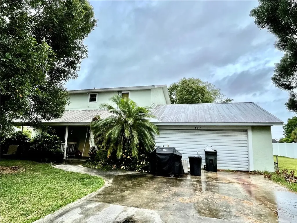 807 S 40th Court Fort Pierce FL 34947