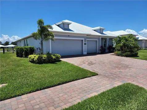 1085 2nd Manor SW Vero Beach FL 32962