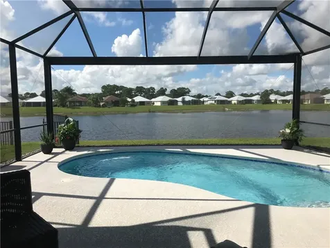1085 2nd Manor SW Vero Beach FL 32962