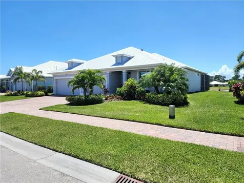 1085 2nd Manor SW Vero Beach FL 32962