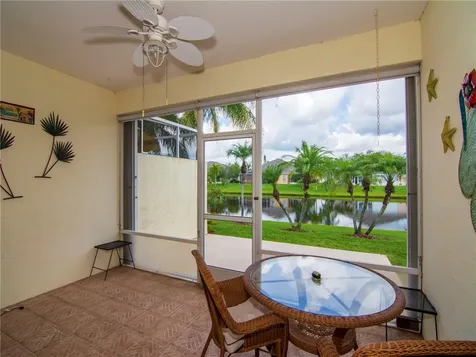 462 E Tangerine Square SW Vero Beach FL 32968