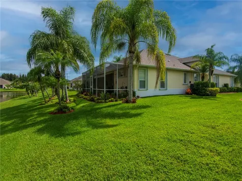 462 E Tangerine Square SW Vero Beach FL 32968