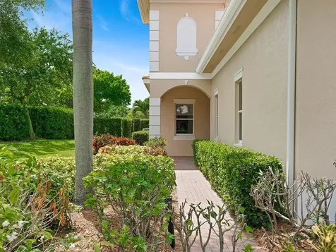 1310 River Reach Drive Vero Beach FL 32967